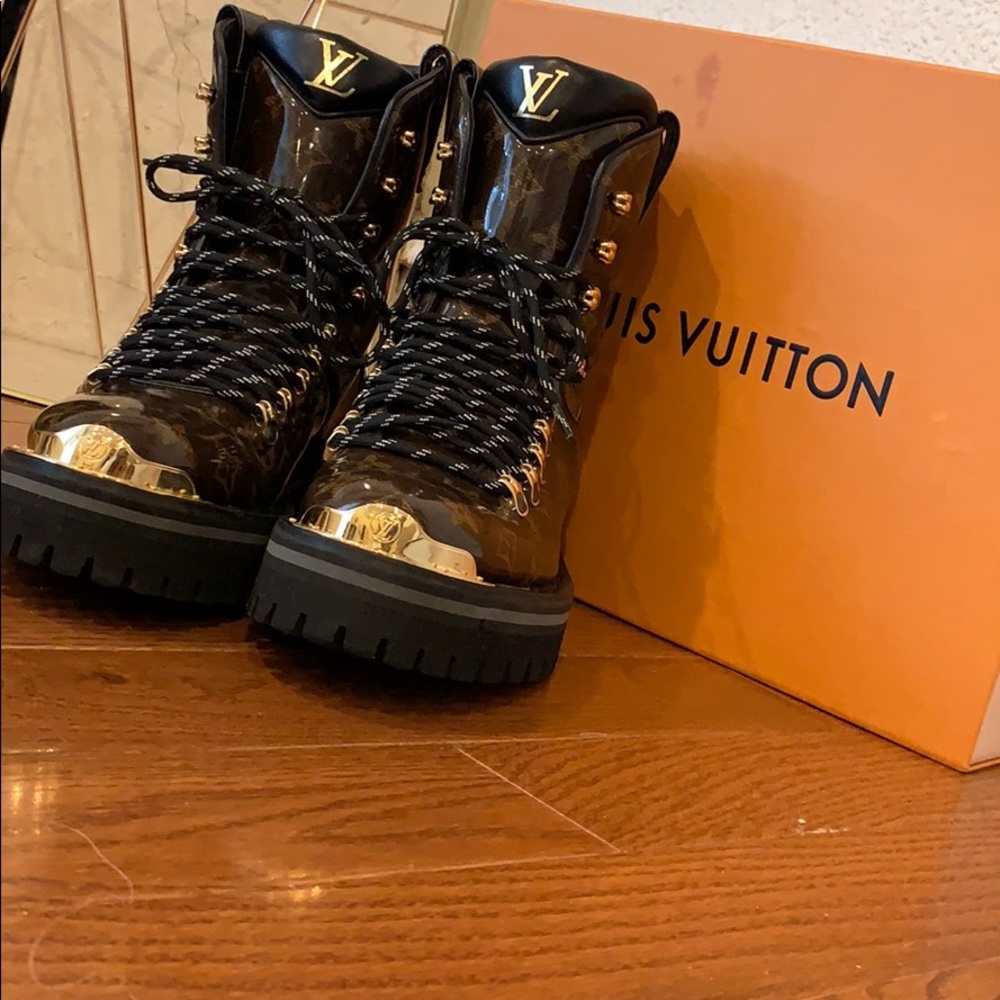 Authentic Louis Vuitton Outland Ankle boot